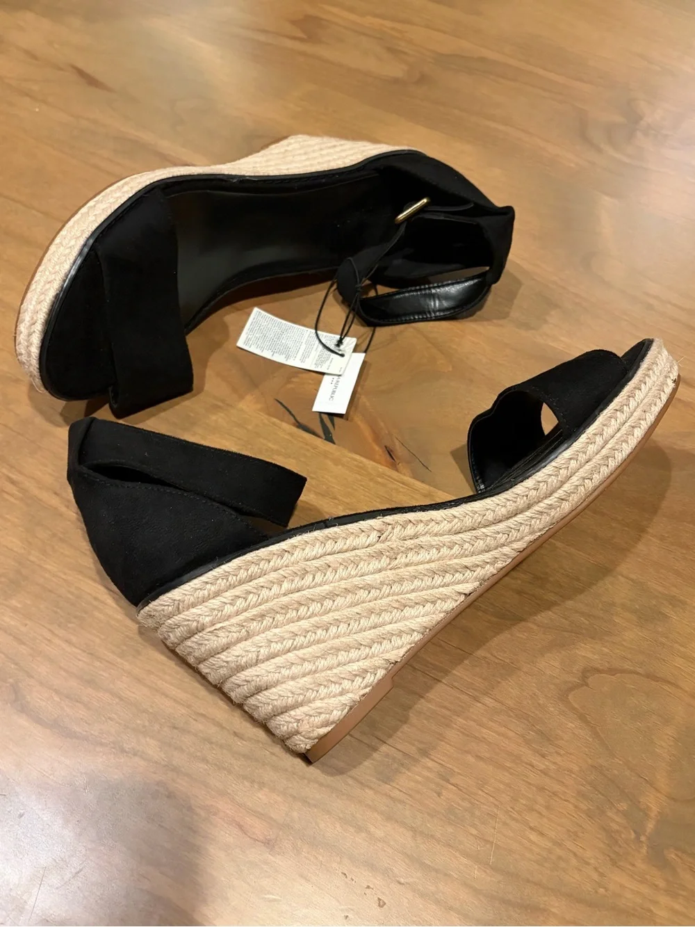 NWT $90 Banana Republic Black Espadrille Wedge Sandals Size 10